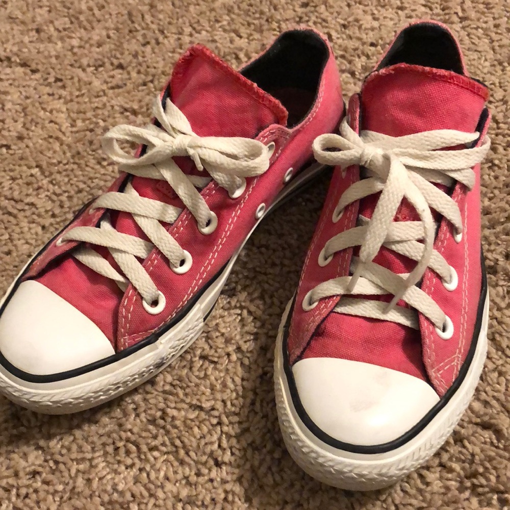 Pink Converse💕 - Picture 2 of 4